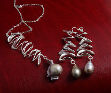 Load image into Gallery viewer, Zigzag Drop Earrings