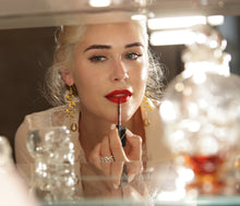 Load image into Gallery viewer, Zigzag Drop Earrings