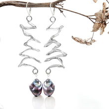Load image into Gallery viewer, Zigzag Drop Earrings
